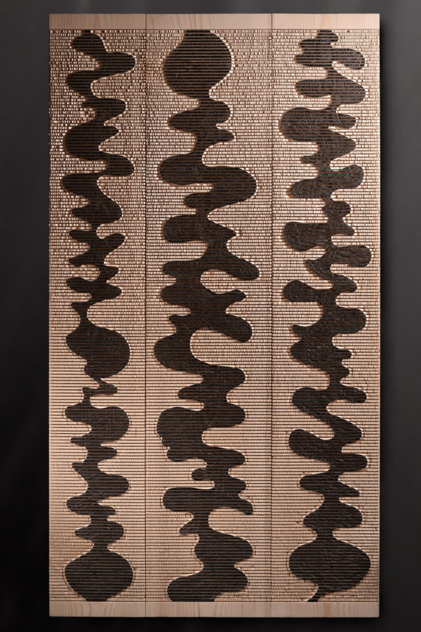 VARECH | sculpture contemporaine en bois pour décoration intérieure | panneau mural en trois parties assemblé sur tructure métallique et rail de fixation | traitement : brut et peinture noire | dimensions : 105x194x3 | essence : sapin / provenance locale (Chartreuse)
